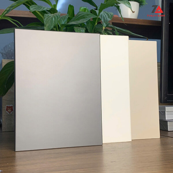 Gỗ phủ Metallic bề mặt ánh kim