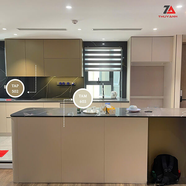 Tấm gỗ phủ nhựa Metallic cho tủ bếp